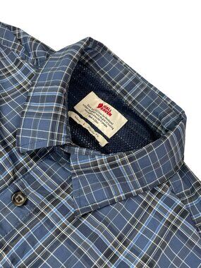 Fjall Raven Men's Performance Vented S/S Button Shirt Blue Plaid • Large